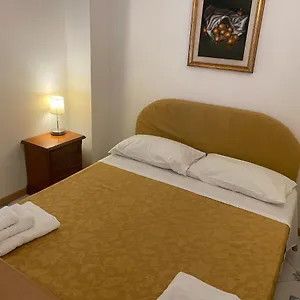 Gatto Bianco Le Dimore Бари